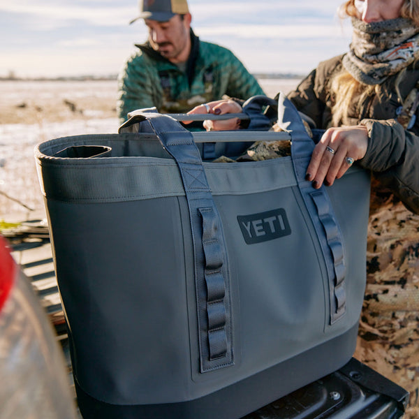 YETI Camino® 35 Carryall Tote Bag – Olive / King Crab Orange