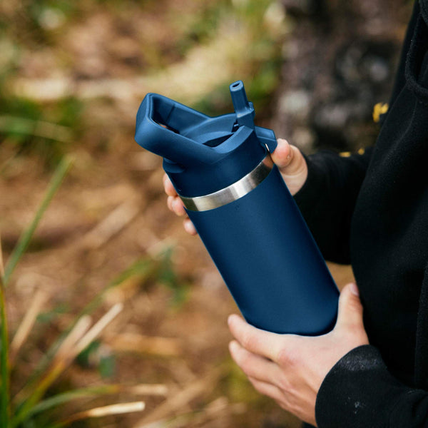 Yeti Rambler Straw Bottle Insulated Royal Blue 18oz - 532ml