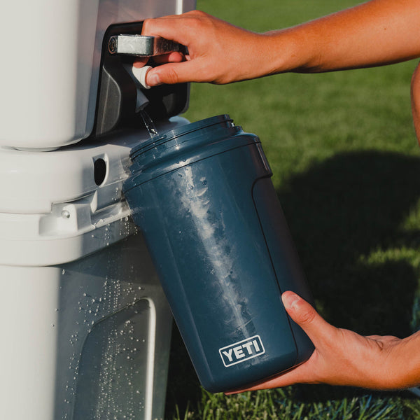 Yeti Silo™ Half Gallon Jug with MagDock™ Chug Cap - 1.89L