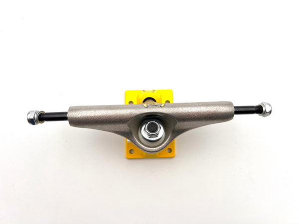 Film skateboard trucks x Blast collab (x2) size 5.25" (size board 8.0" to 8.375")