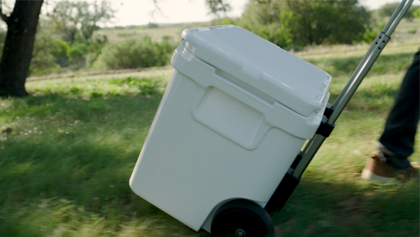 Yeti Wheeled Cool Box Roadie 60 King Crab