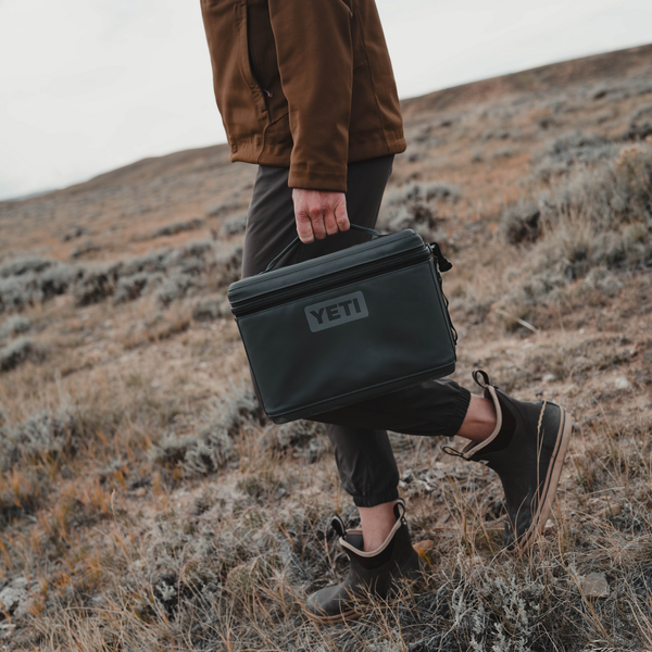 YETI Daytrip® 9L Insulated Box – Pace Purple / Blue