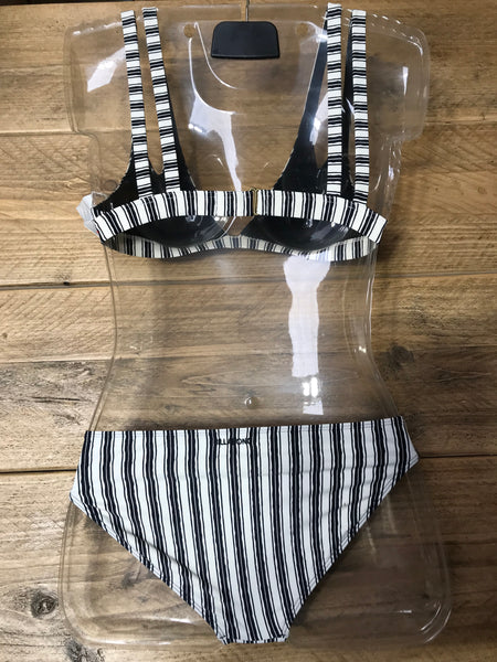 Billabong Two Piece Bikini Set, Size Small, £39.95 H3SW11