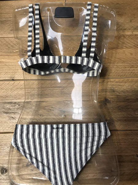 Billabong Two Piece Bikini Set, Size Small, £39.95 H3SW11