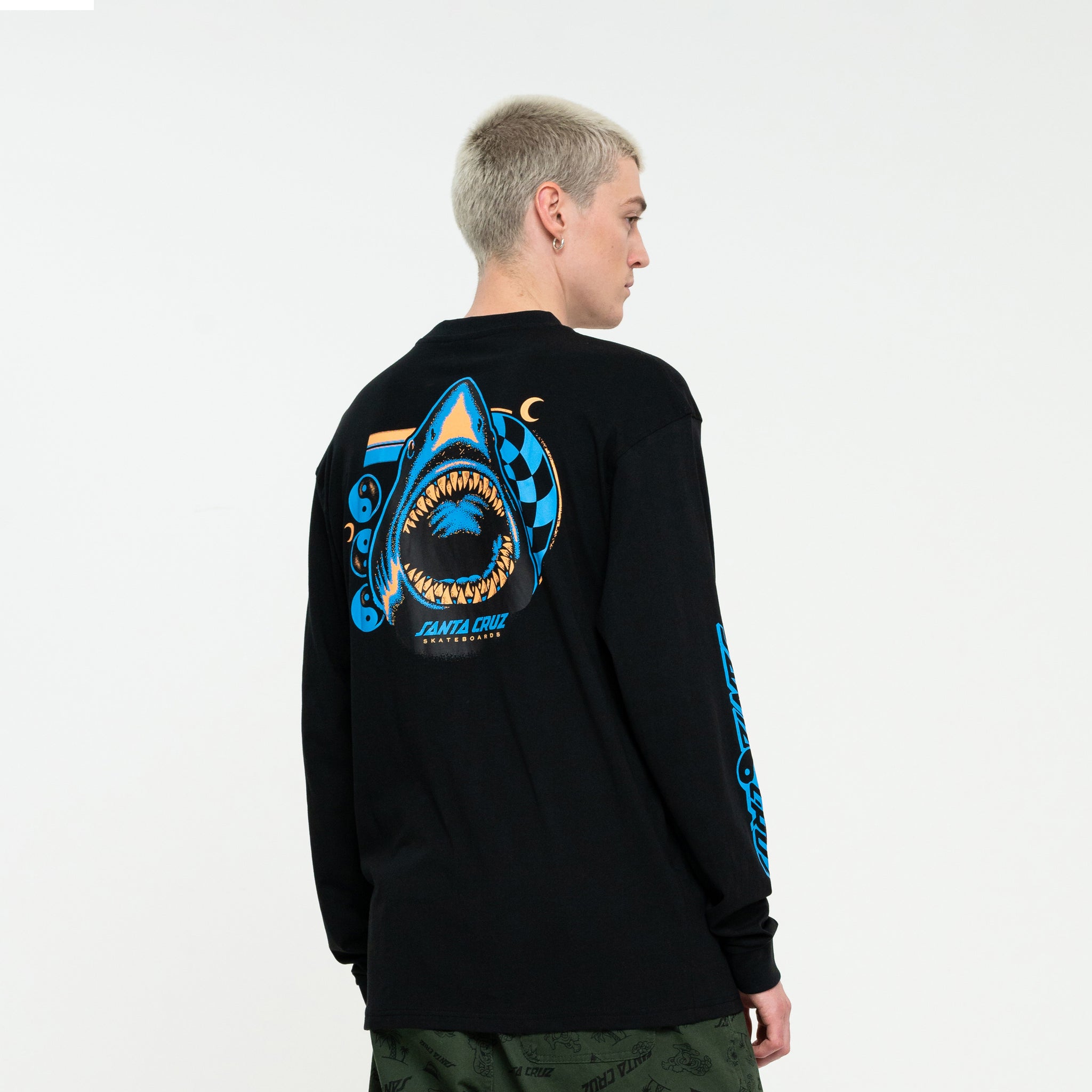 Santa Cruz  Shark Trip L/S T-Shirt Black Sample 50% OFF